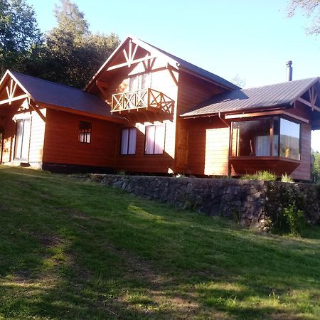 Cabanas Los Canelos Hermosa Granja En Pucon Exterior photo