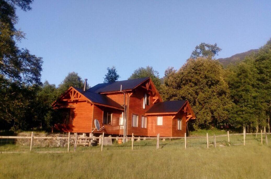 Cabanas Los Canelos Hermosa Granja En Pucon Exterior photo